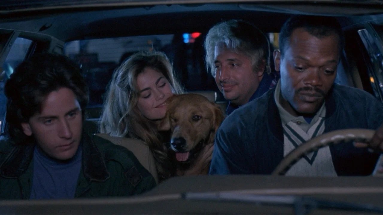 Emilio Estevez, Kathy Ireland, un chien et Samuel L. Jackson en voiture — Alarme fatale, 1993