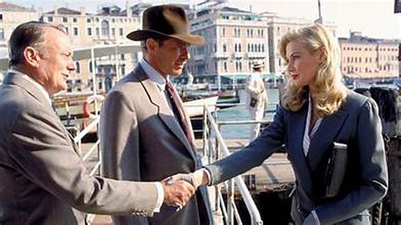 Indiana Jones et Marcus Brody accueillis par Elsa Schneider à Venise — Indiana Jones et la Dernière Croisade, 1989
