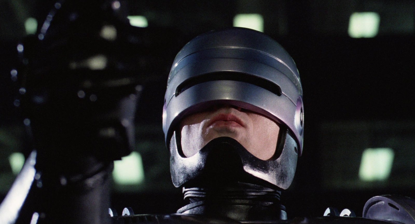 RoboCop, gros plan sur le casque